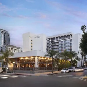 3* Hotel Courtyard By Marriott Long Downtown